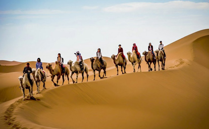 沙漠奇幻之旅一次精彩奇幻的腾格里沙漠徒步团之旅