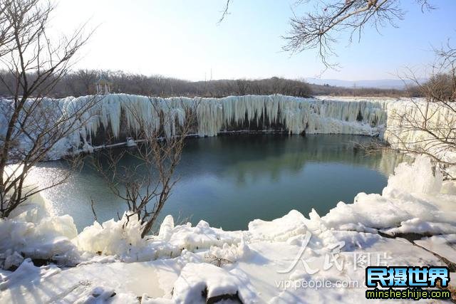 1月中旬镜泊湖瀑布出现四面冰瀑奇观美景