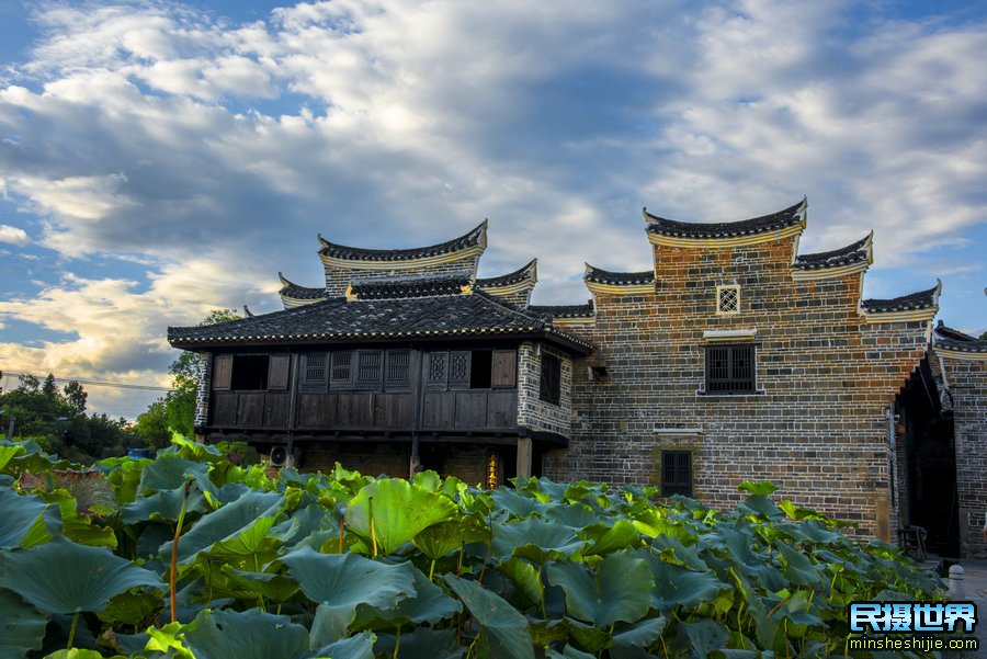 湖南张家界摄影团-水上丹霞-凤凰古城-紫鹊界梯田-小东江摄影团