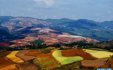 东川红土地摄影之旅：东川红土地精选拍摄景点，如何拍出绝美风光照？