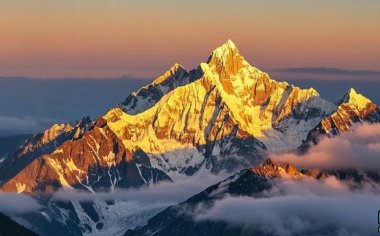 云南日照金山几月份去最好？
