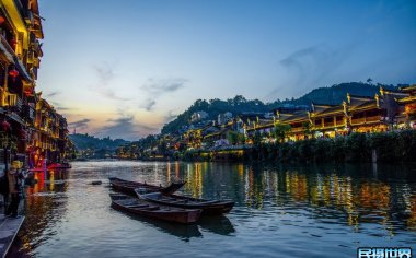 凤凰古城旅游攻略：深入探寻，邂逅网红滤镜后的千年古韵与人文秘境