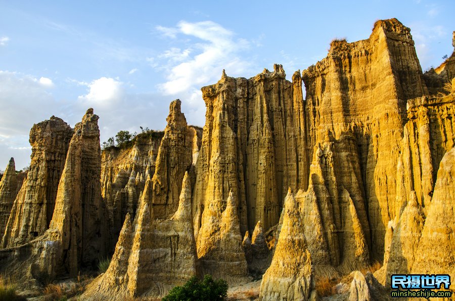 专业滇东南摄影团_含建水古城人文|元阳梯田摄影|城子古村|元谋浪巴铺土林|东川红土地摄影团